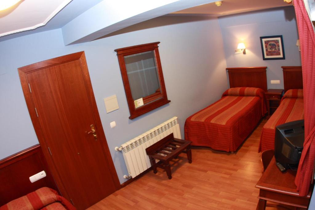 Hostal Torres San Leonardo de Yagüe 部屋 写真