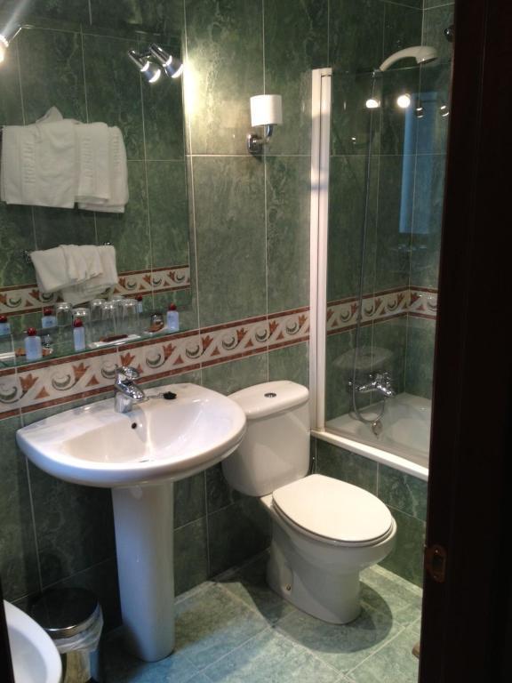 Hostal Torres San Leonardo de Yagüe 部屋 写真